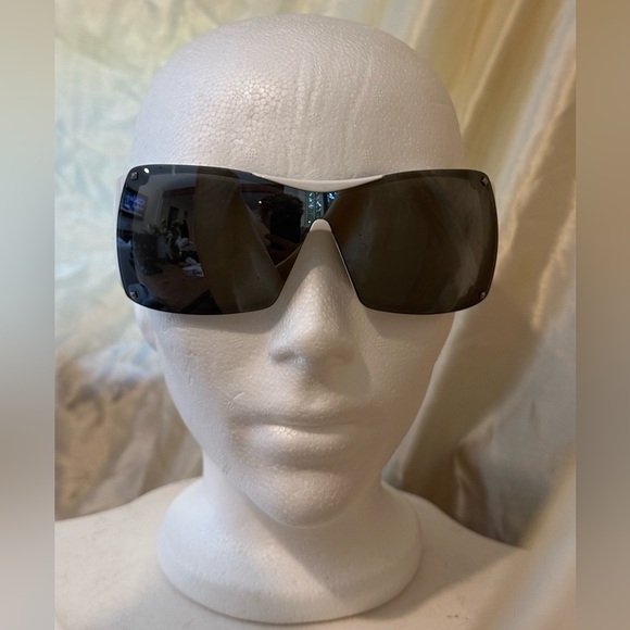 Christian Dior Overshine 2 Rare Vintage Y2K Sunglasses in White and Black - Picture 8 of 14